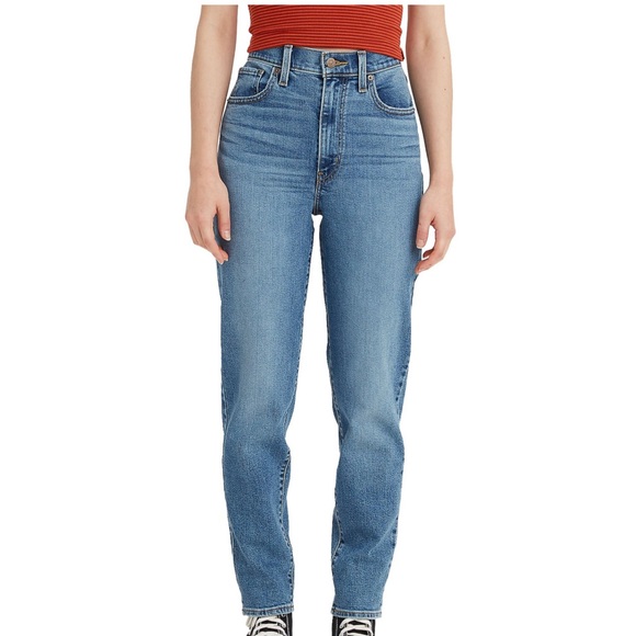 Levi’s High Rise Mom Jeans in color Medium Indigo. - Picture 5 of 6